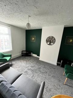 5 bedroom end of terrace house to rent, Fairford Terrace, Leeds