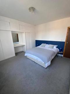 4 bedroom terraced house to rent, Garton View, Leeds