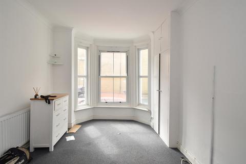 2 bedroom flat for sale, South Terrace, Hastings