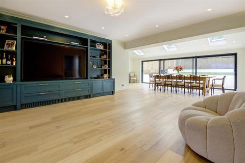 6 bedroom house for sale, West Heath Close, Hampstead, NW3