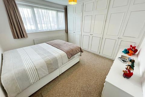 19 Ipswich Crescent, Birmingham, B42 1LY