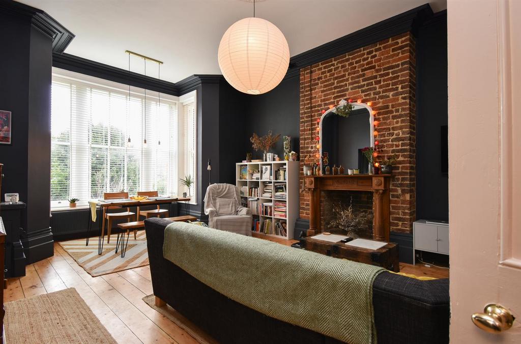 Brittany Road, St LeonardsOnSea 2 bed flat for sale £425,000