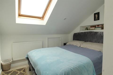 2 bedroom flat to rent, Denmark Villas, Hove BN3