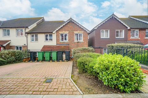 3 bedroom end of terrace house for sale, Endeavour Way, Hastings