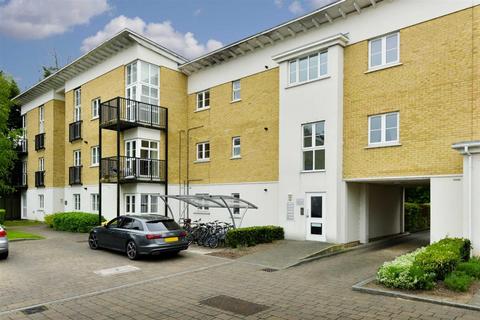 1 bedroom flat for sale, Queens Court, Revere Way, Ewell