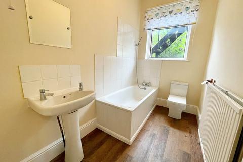 1 bedroom flat to rent, Glebe Street, Huddersfield HD1