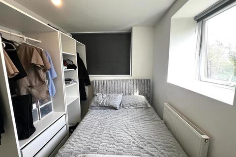 1 bedroom flat to rent, Cypress Road, London SE25