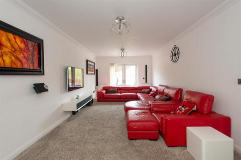 5 bedroom semi-detached house for sale, Sevenoaks Way, Orpington BR5