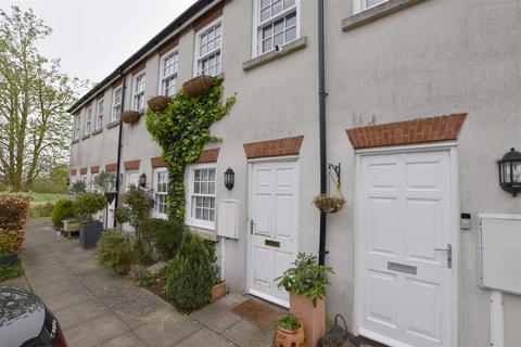 2 bedroom apartment to rent, Gawton Crescent, Coulsdon