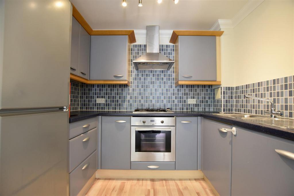 Kitchen..JPG