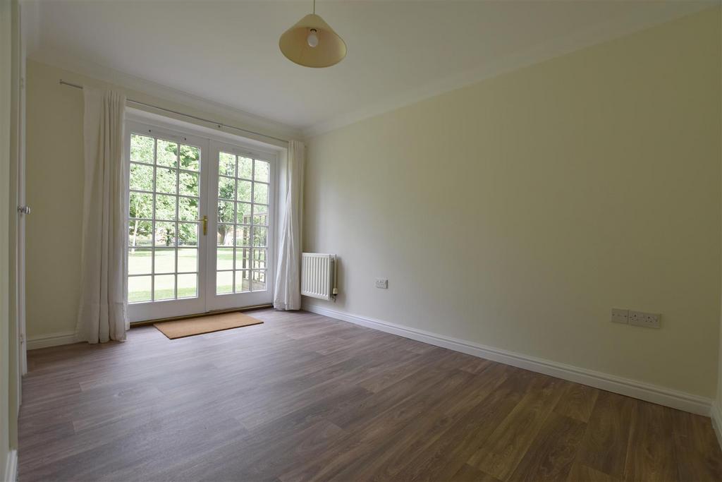 Master Bedroom.JPG