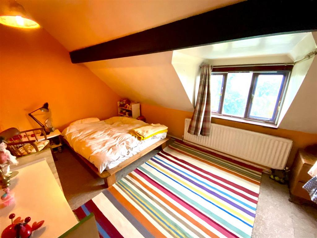 Bed2.JPG