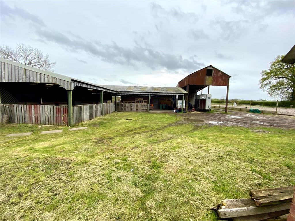 Barn.JPG