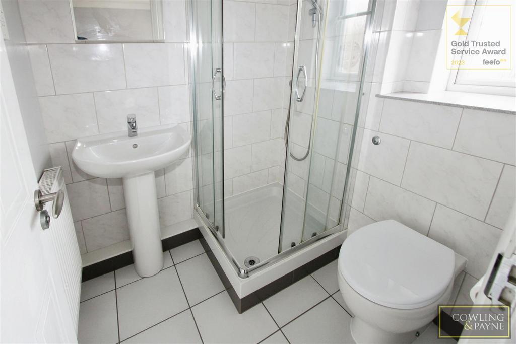 En suite to master bedroom