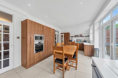 98 Farnaby Road, Bromley, BR1 4BH