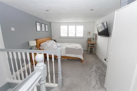 3 bedroom terraced house for sale, Belmont Road, Wallington SM6