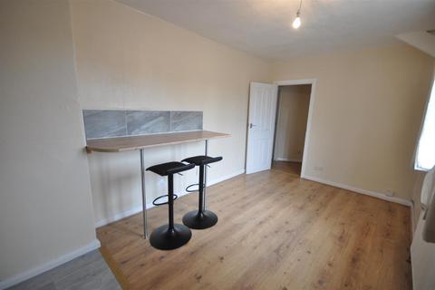 2 bedroom apartment to rent, St. Peters Road, Doncaster