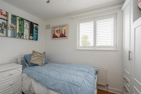 16 Micklem Drive, Hemel Hempstead, HP1 2PR