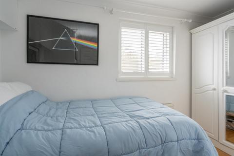 16 Micklem Drive, Hemel Hempstead, HP1 2PR