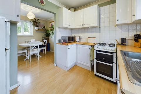 3 bedroom terraced house for sale, Newlands Close, Hersham, Walton-On-Thames