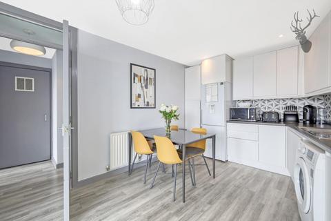 2 bedroom apartment for sale, Taylor Place, Bow, London