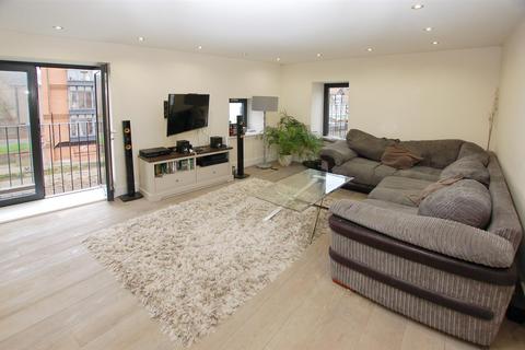 2 bedroom flat for sale, Lyons Crescent, Tonbridge