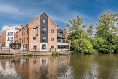 2 bedroom flat for sale, Lyons Crescent, Tonbridge