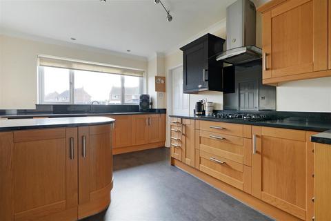12 Beechwood Drive, Scawby, Brigg, DN20 9AR