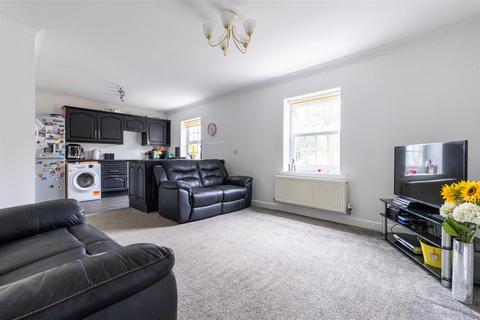 2 bedroom flat for sale, Brumby Hall Gardens, Scunthorpe