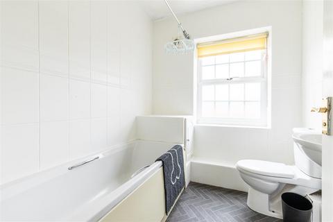 2 bedroom flat for sale, Brumby Hall Gardens, Scunthorpe