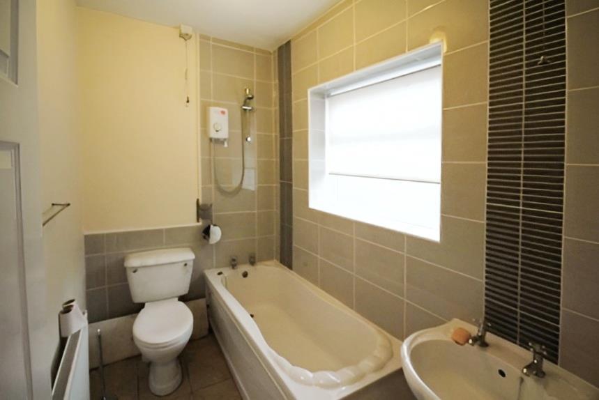 Bathroom 20 281 29.jpg