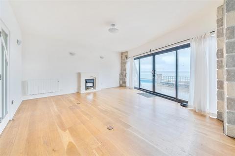 3 bedroom apartment for sale, The Fort, Cawsand, Torpoint