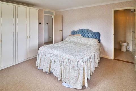 5 bedroom detached house to rent, Ann Beaumont Way, Hadleigh, Ipswich