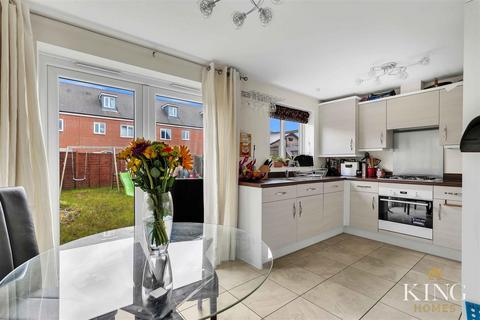 3 bedroom semi-detached house for sale, Elm Place, Meon Vale, Stratford-Upon-Avon