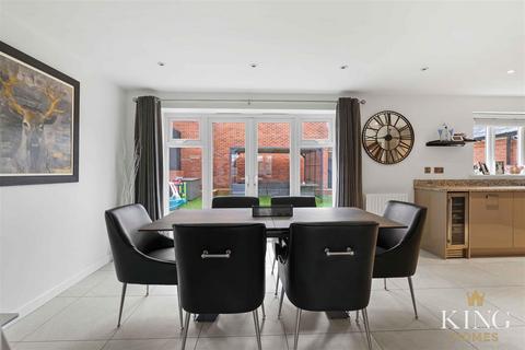 4 Badgers Way, Bishopton, Stratford-upon-avon, CV37 0UJ