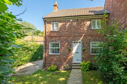 2 bedroom semi-detached house for sale, Huntington Road, York, YO31 9BR