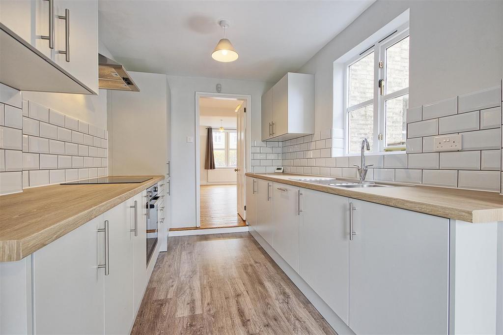 Kitchen 2.jpg