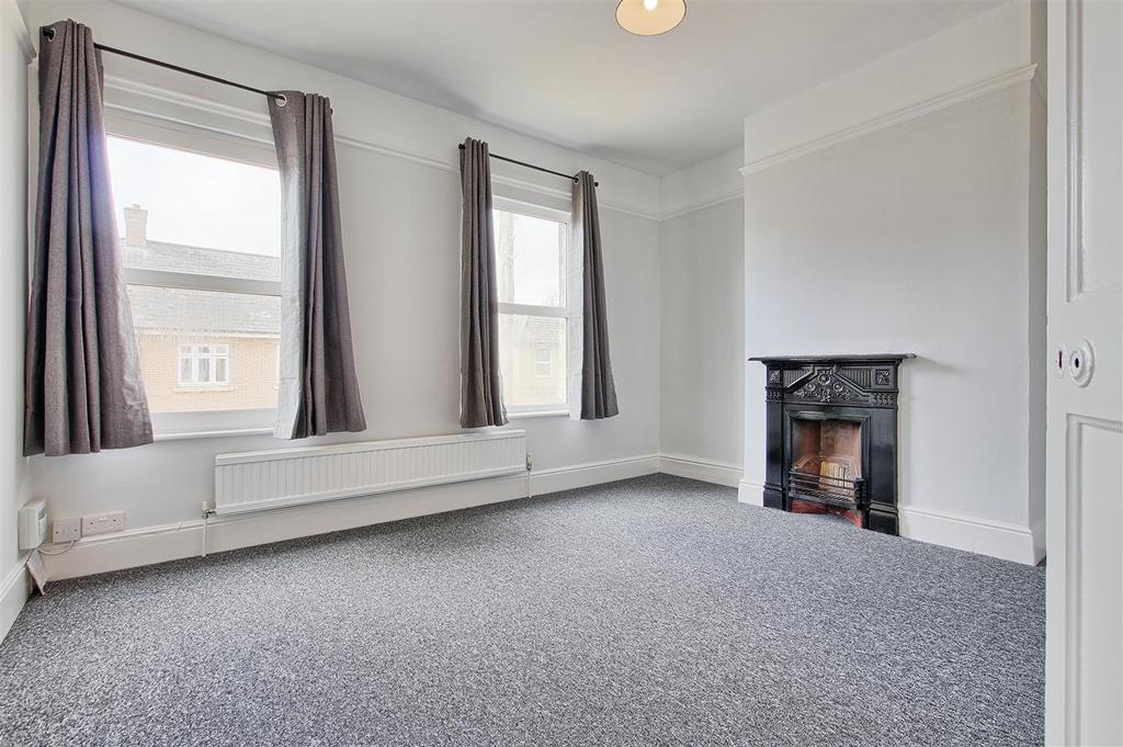 Bedroom 1.jpg