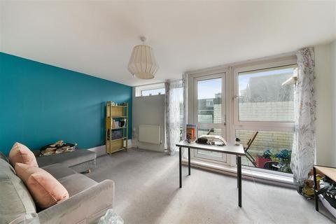 2 bedroom flat for sale, Oakley Square, Euston, NW1