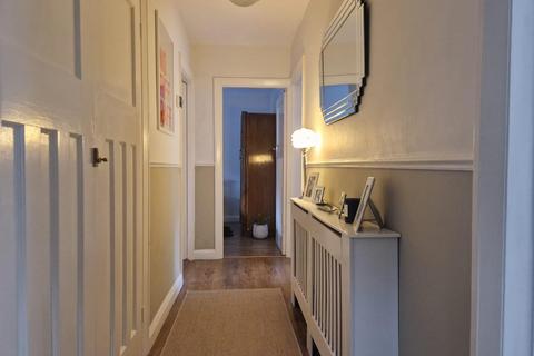 2 bedroom flat for sale, Goldings Hill, Loughton IG10