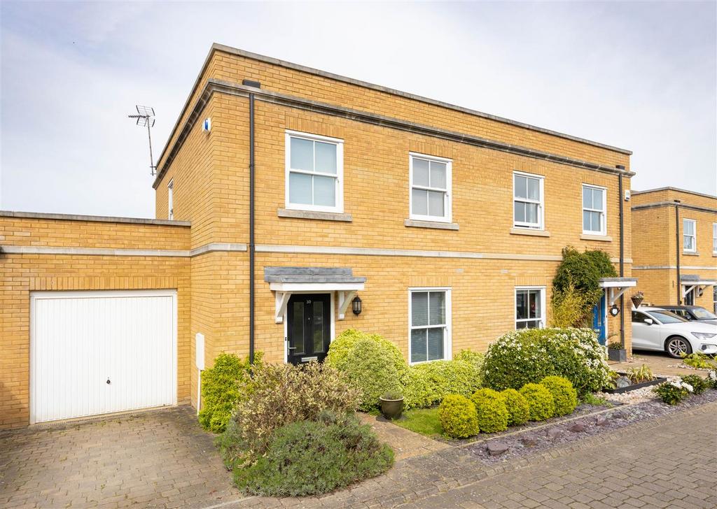 Ashes Road, The Garrison, Shoeburyness 3 bed semidetached house £450,000