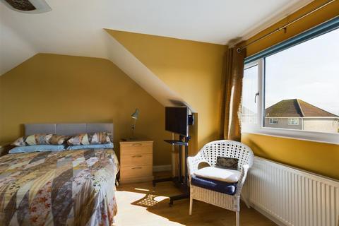 6 Birch Walk, Porthcawl, CF36 5AN