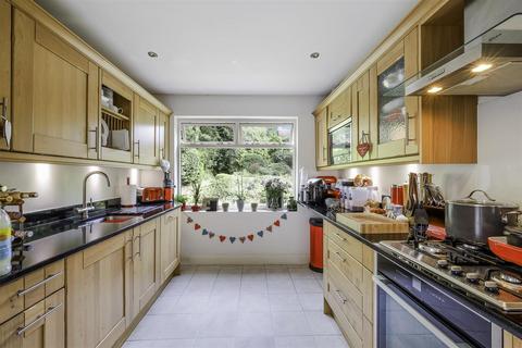 26 Warren Road, Banstead, SM7 1LA