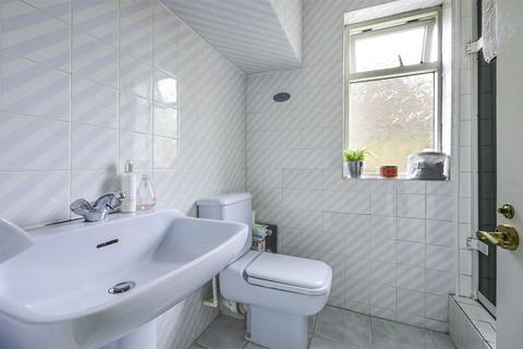 26 Warren Road, Banstead, SM7 1LA