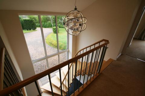 4 bedroom barn conversion to rent, Ombersley Road, Hawford, Worcester
