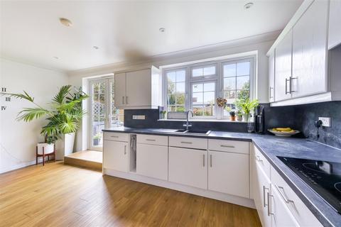 4 bedroom detached house for sale, Shrubland Road, Banstead