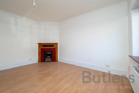 4 bedroom terraced house to rent, Strathyre Avenue, London