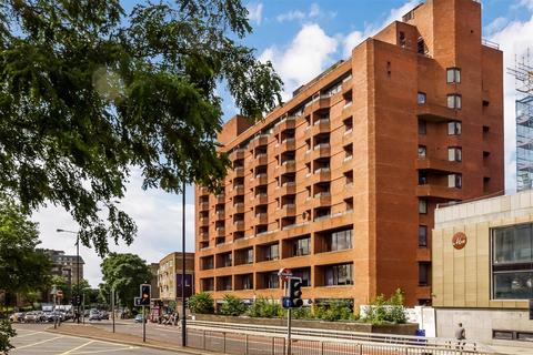 2 bedroom apartment to rent, Cresta House, Finchley Road, Swiss Cottage, London
