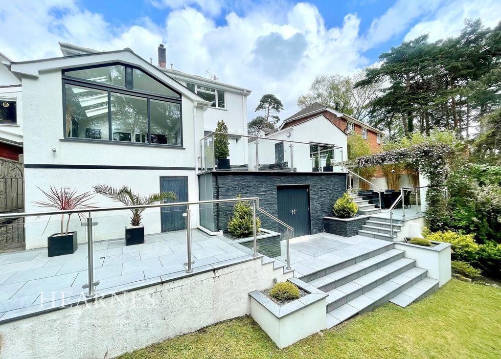 Parkway Drive, Queens Park... 5 bed detached house for sale £950,000