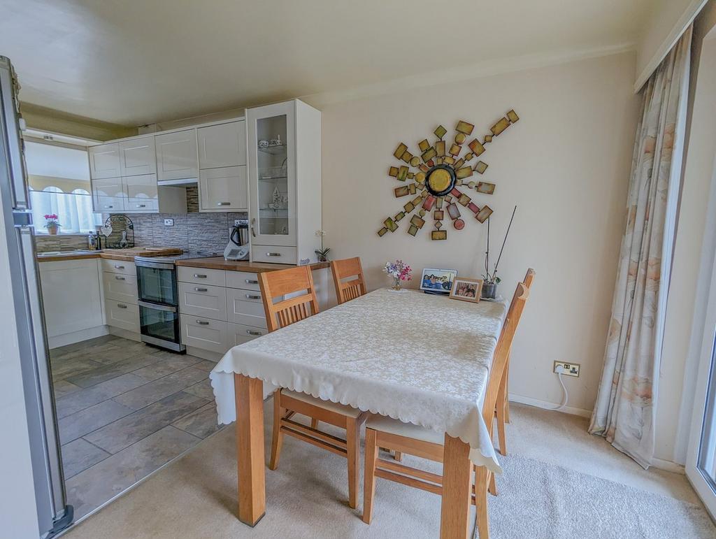 Kitchen/Dining